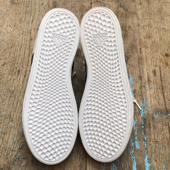 Adidas NEW WITH TAGS High-Top Sneakers Classic Mid Bravada 2.0 Cloudfoam Comfort - Picture 6 of 12